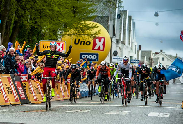 Alexxander Kristoff wins stage 2